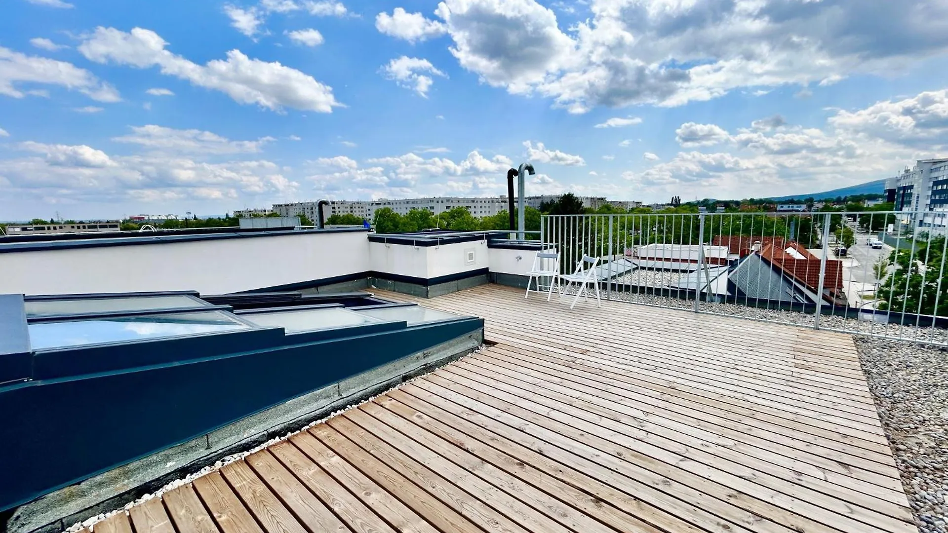 Modern Apartment With Balcony & Free Parking - Nearby Metro Wiedeń Austria
