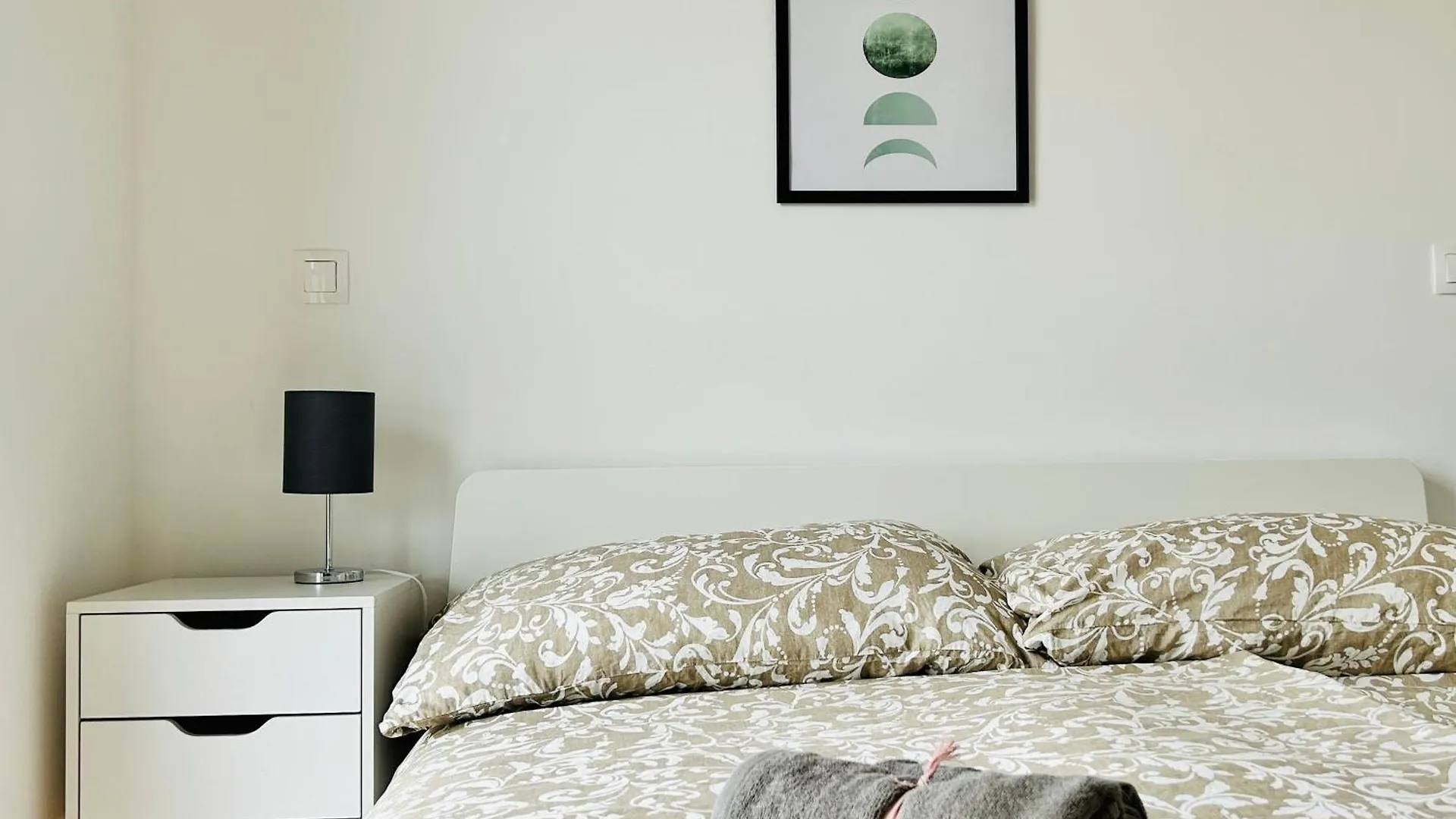 Modern Apartment With Balcony & Free Parking - Nearby Metro Вена