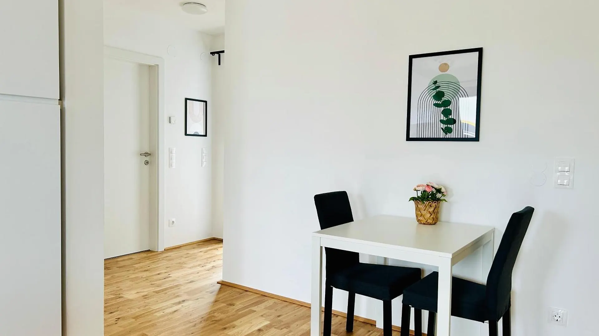 Modern Apartment With Balcony & Free Parking - Nearby Metro Вена Австрия