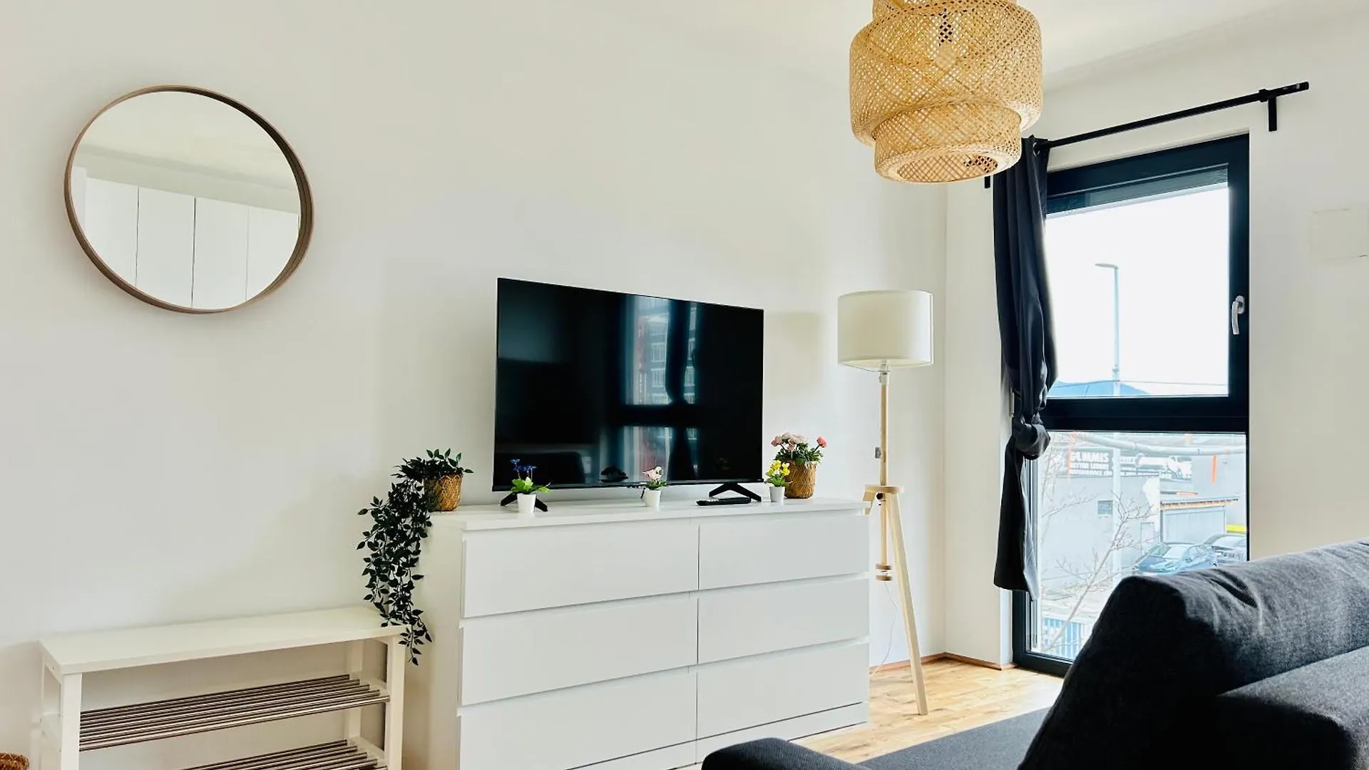 Modern Apartment With Balcony & Free Parking - Nearby Metro Вена 0*,