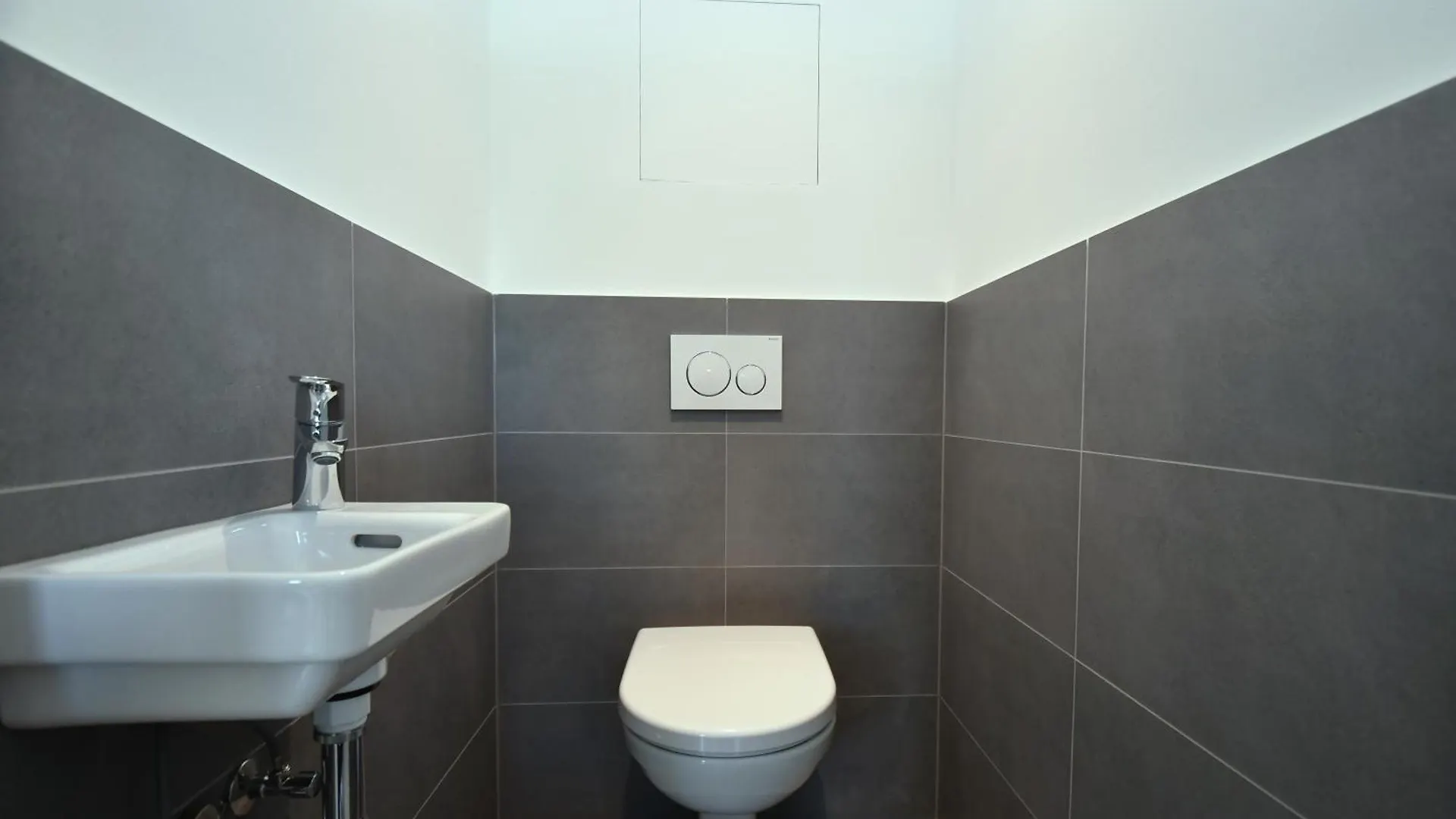 Modern Apartment With Balcony & Free Parking - Nearby Metro Вена