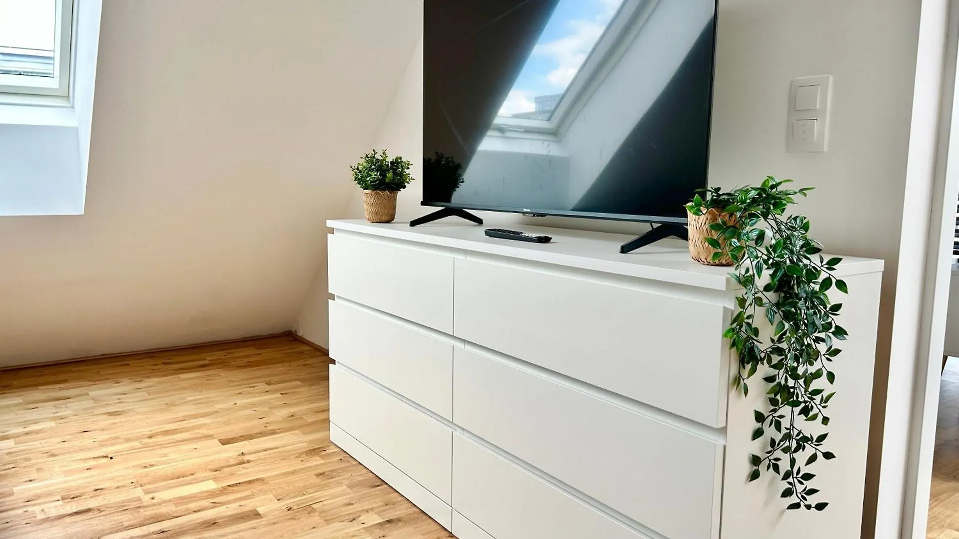 Modern Apartment With Balcony & Free Parking - Nearby Metro Вена